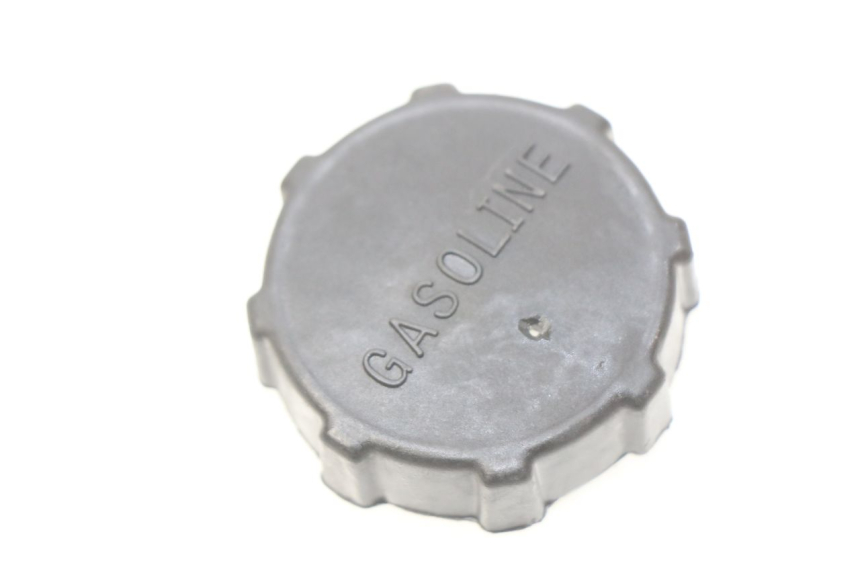 photo de TAPPO SERBATOIO CARBURANTE PIAGGIO FLY 2T 50 (2004 - 2017) - Zoom sullo stato d'uso