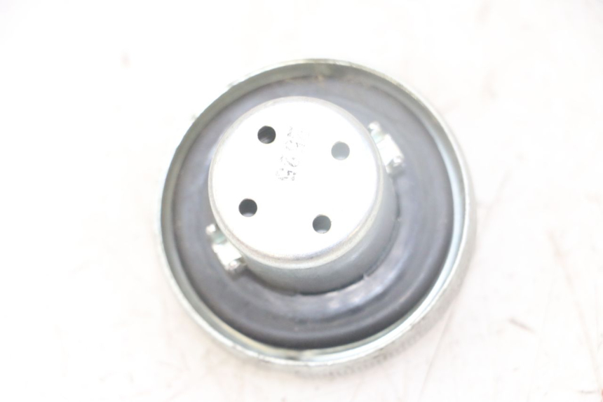 photo de TAPPO SERBATOIO HONDA FORZA ABS 300 (2013 - 2017) - Zoom sullo stato d'uso