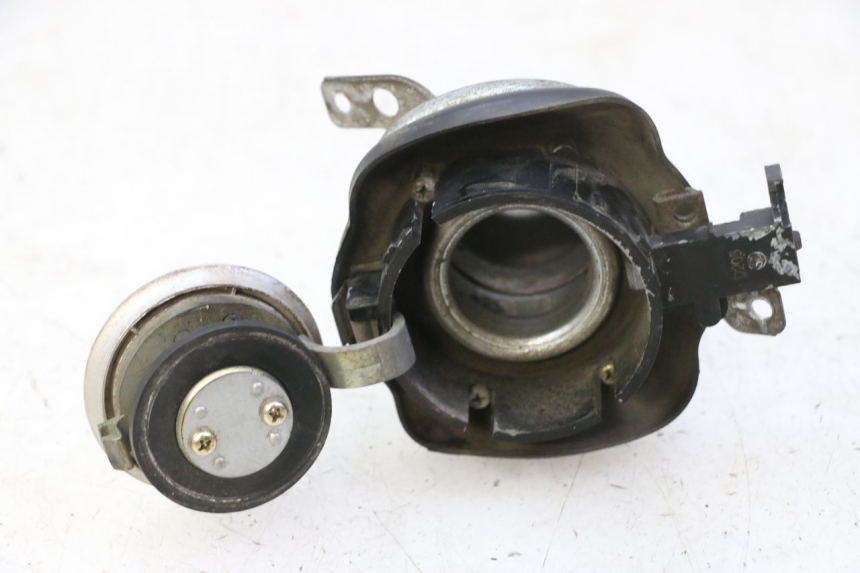 photo de TAPPO SERBATOIO KYMCO GRAND DINK 125 (2002 - 2007) - Dettaglio del componente