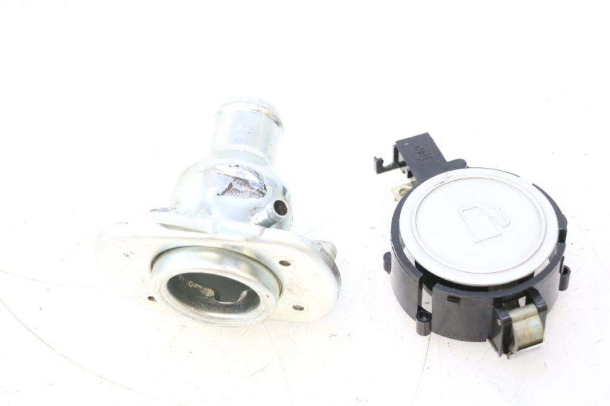 photo de TAPPO SERBATOIO CARBURANTE KYMCO GRAND DINK 125 (2008 - 2014) - Vista principale