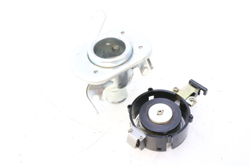 photo de TAPPO SERBATOIO CARBURANTE KYMCO GRAND DINK 125 (2008 - 2014) - Altra angolazione