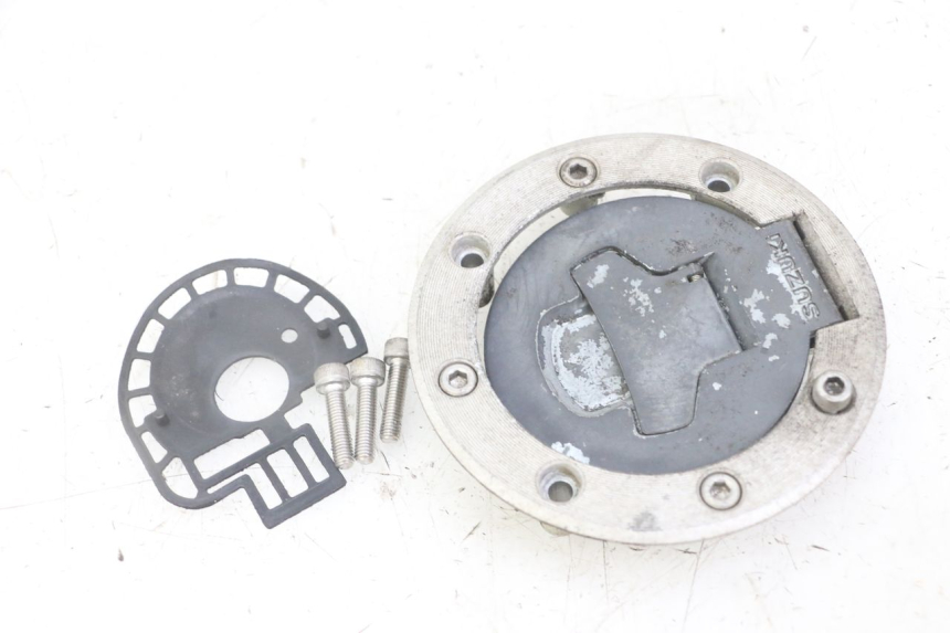photo de TAPPO SERBATOIO BENZINA SUZUKI GS GSE 500 (2001 - 2003) - Dettaglio del componente