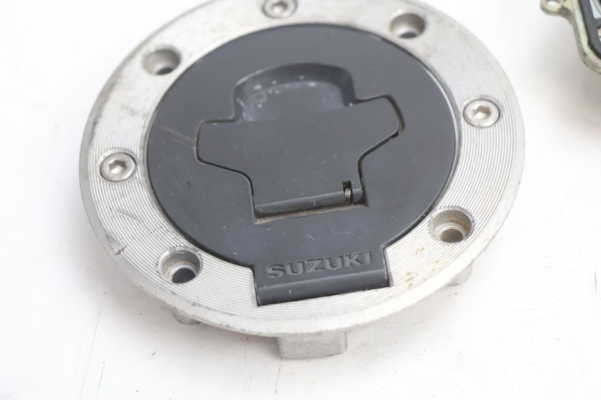 photo de TAPPO SERBATOIO SUZUKI GSF N BANDIT 1200 (2001 - 2005) - Zoom sullo stato d'uso