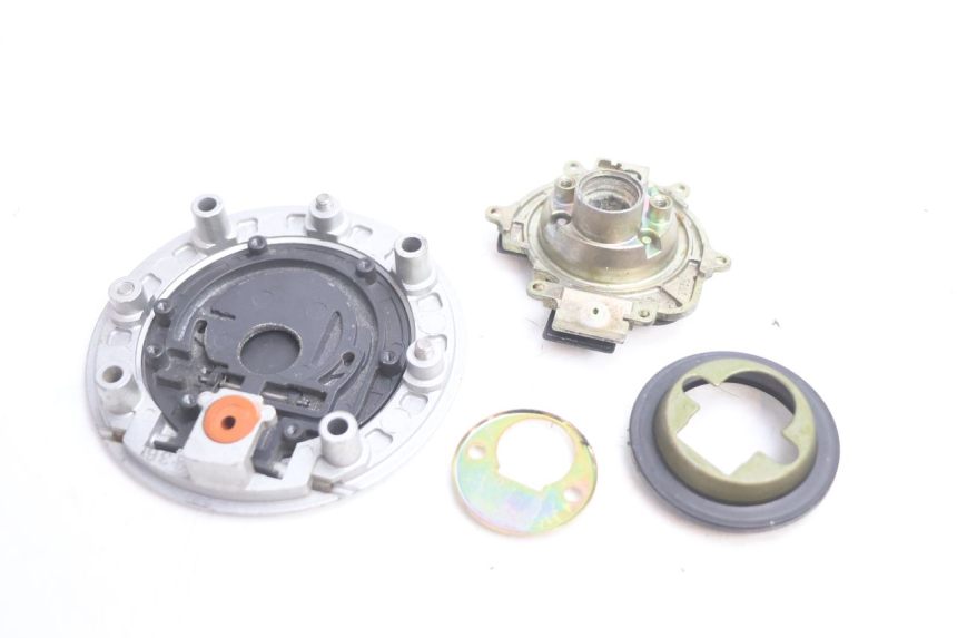 photo de TAPPO SERBATOIO SUZUKI GSF N BANDIT 1200 (2001 - 2005) - Altra angolazione