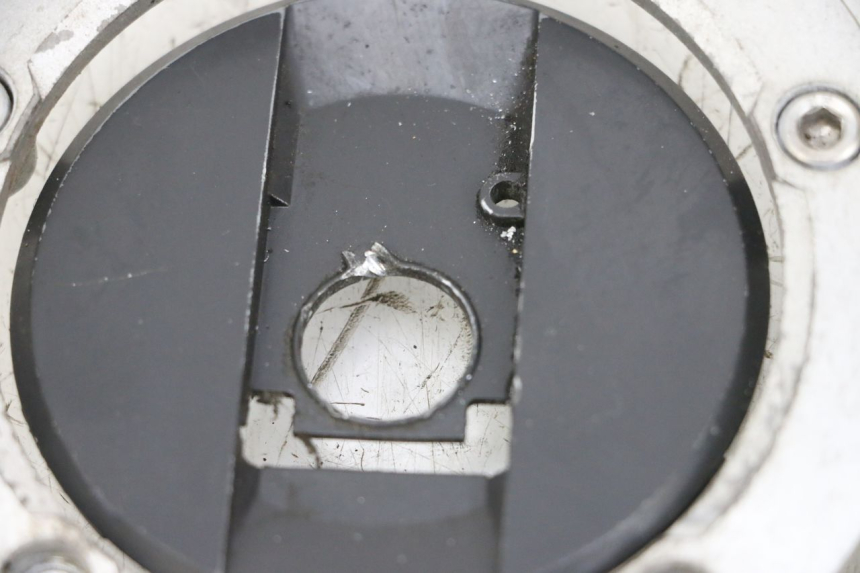 photo de TAPPO SERBATOIO SUZUKI GSXR GSX-R 1000 (2003 - 2004) - Stato della superficie e materiale