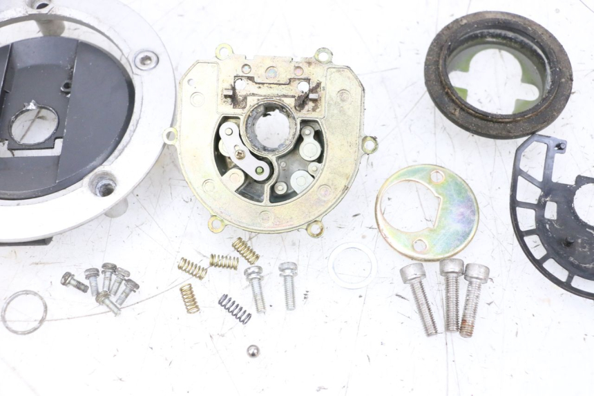 photo de TAPPO SERBATOIO SUZUKI GSXR GSX-R 1000 (2003 - 2004) - Marcature e riferimenti originali