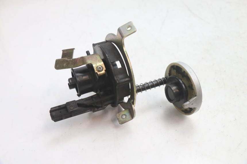 photo de TAPPO SERBATOIO SYM GTS EVO 125 (2009 - 2013) - Altra angolazione