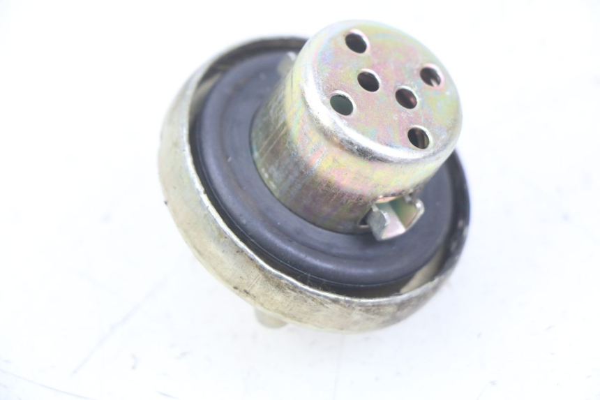photo de TAPPO SERBATOIO CARBURANTE REVATTO IMPERATOR 125 (2007 - 2015) - Dettaglio del componente