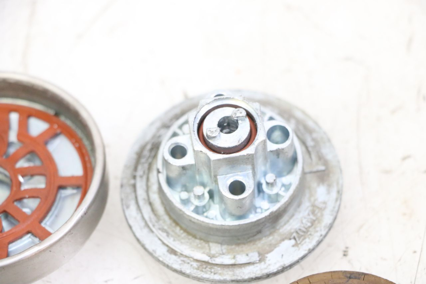 photo de TAPPO SERBATOIO KEEWAY K-LIGHT KLIGHT 125 (2018 - 2025) - Primo piano tecnico