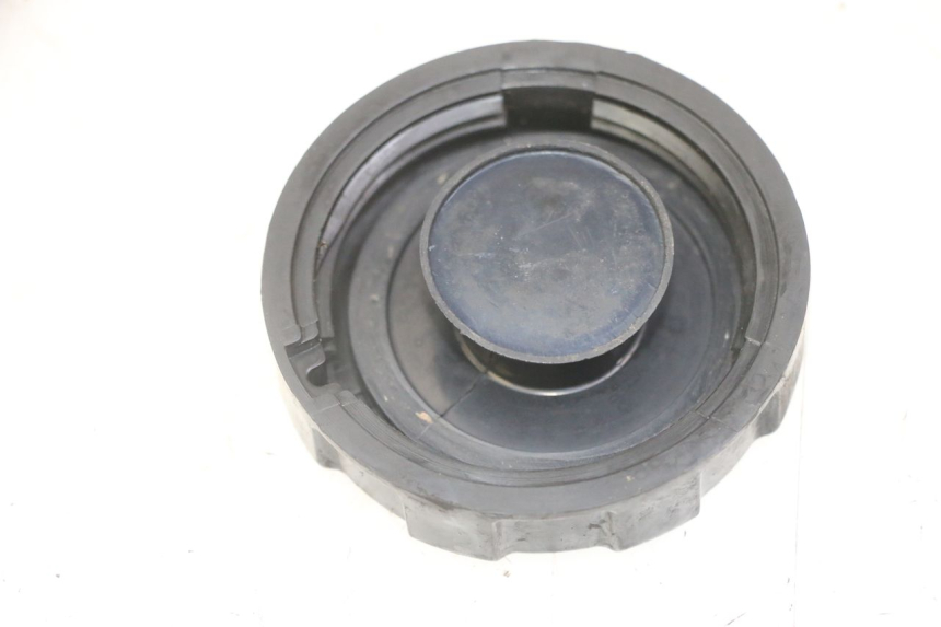 photo de TAPPO SERBATOIO CARBURANTE PEUGEOT KISBEE 2T 50 (2018 - 2022) - Dettaglio del componente