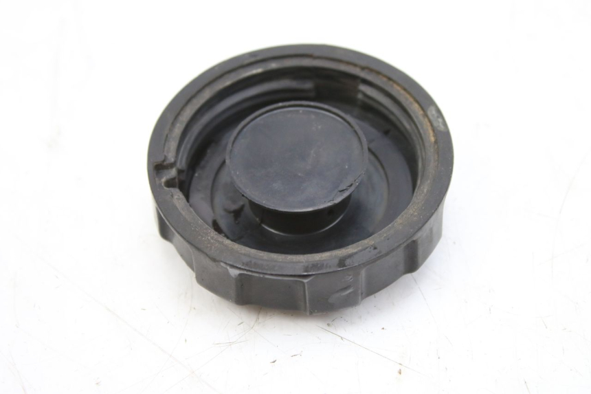 photo de TAPPO SERBATOIO CARBURANTE PEUGEOT KISBEE 4T 50 (2010 - 2017) - Primo piano tecnico