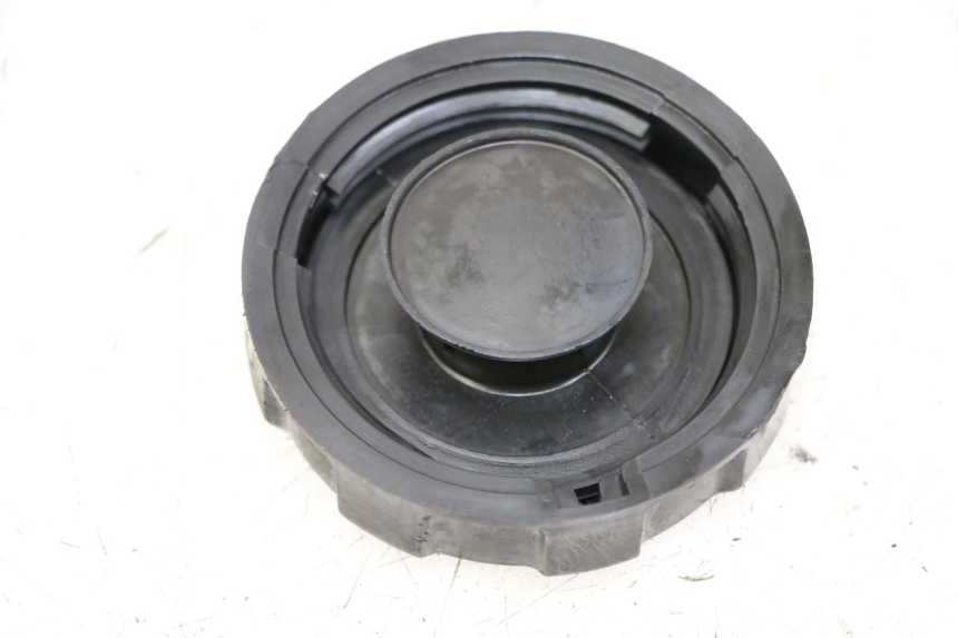 photo de TAPPO SERBATOIO CARBURANTE PEUGEOT KISBEE 4T 50 (2010 - 2017) - Dettaglio del componente