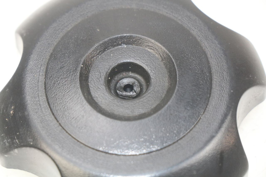 photo de TAPPO SERBATOIO CARBURANTE KAWASAKI KLX 110 (2010 - 2022) - Zoom sullo stato d'uso