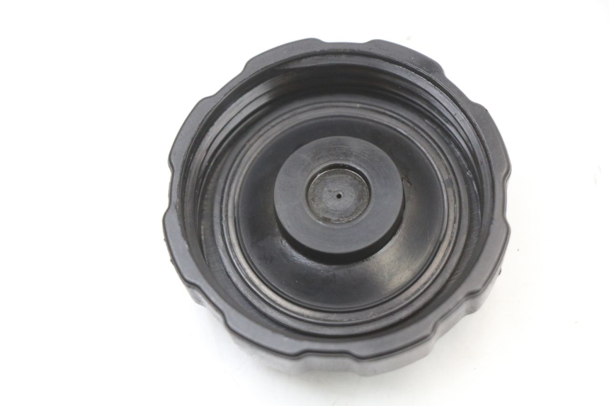 photo de TAPPO SERBATOIO CARBURANTE PEUGEOT LUDIX 50 (2008 - 2017) - Zoom sullo stato d'uso