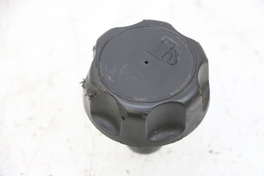 photo de TAPPO SERBATOIO CARBURANTE YAMAHA NEOS NEO'S 4T 50 (2008 - 2016) - Zoom sullo stato d'uso