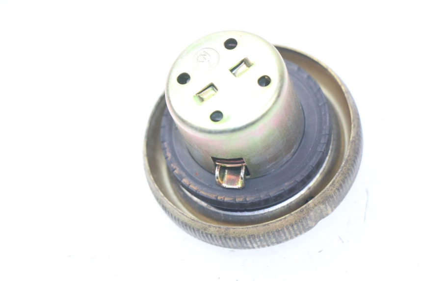 photo de TAPPO SERBATOIO CARBURANTE SYM ORBIT 2 4T 50 (2008 - 2017) - Zoom sullo stato d'uso