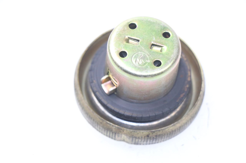 photo de TAPPO SERBATOIO CARBURANTE SYM ORBIT 2 4T 50 (2008 - 2017) - Altra angolazione