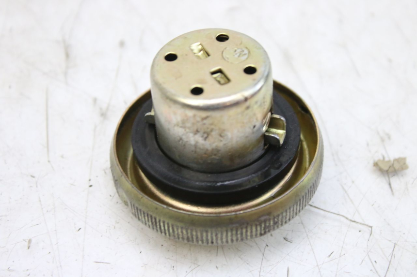 photo de TAPPO SERBATOIO CARBURANTE SYM ORBIT 2 4T 50 (2018 - 2022) - Dettaglio del componente