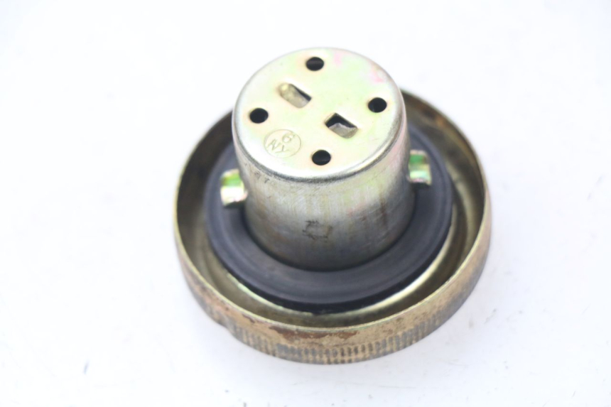 photo de TAPPO SERBATOIO CARBURANTE SYM ORBIT 2 50 (2008 - 2014) - Dettaglio del componente