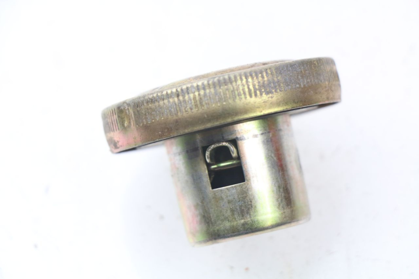 photo de TAPPO SERBATOIO CARBURANTE SYM ORBIT 2 50 (2008 - 2014) - Zoom sullo stato d'uso