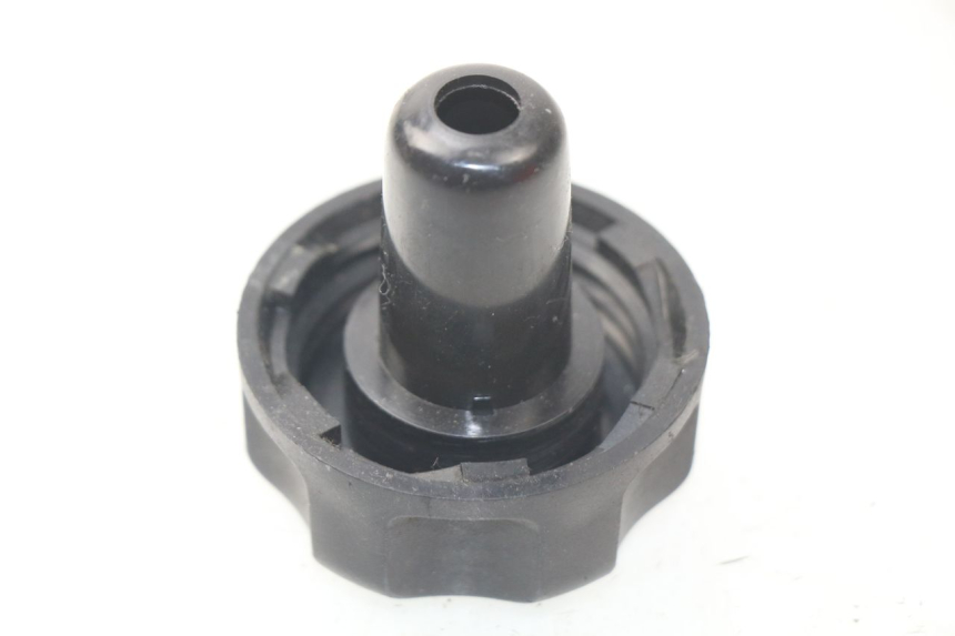 photo de Tappo serbatoio carburante MBK OVETTO 4T 50 (2008 - 2016) - Zoom sullo stato d'uso