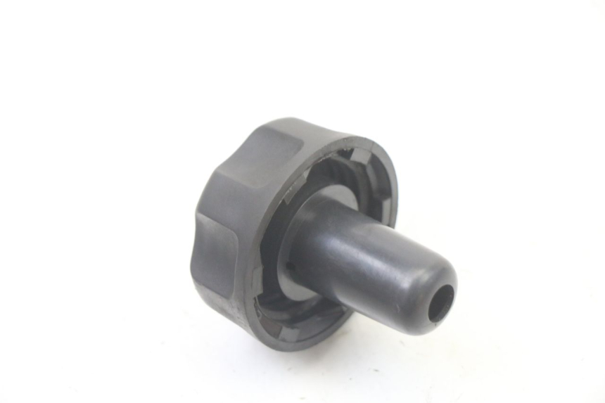 photo de Tappo serbatoio carburante MBK OVETTO 4T 50 (2008 - 2016) - Altra angolazione