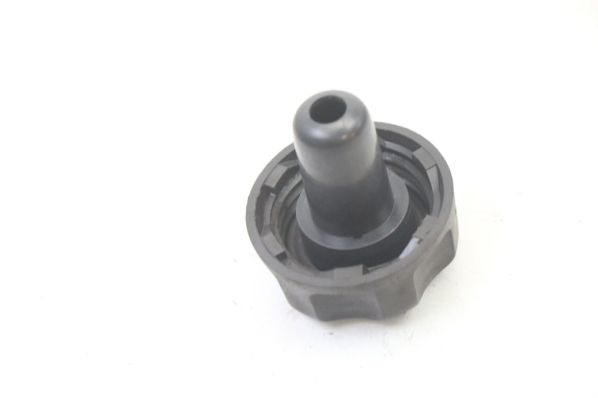 photo de Tappo serbatoio carburante MBK OVETTO 4T 50 (2008 - 2016) - Primo piano tecnico