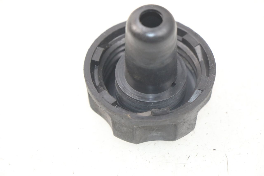 photo de TAPPO SERBATOIO CARBURANTE MBK OVETTO ONE 2T 50 (2013 - 2017) - Zoom sullo stato d'uso