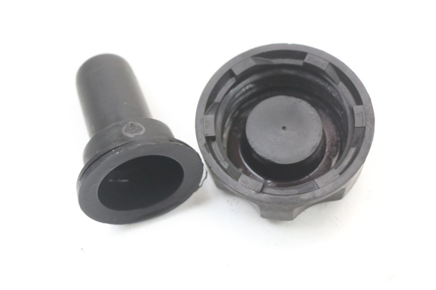 photo de TAPPO SERBATOIO CARBURANTE MBK OVETTO ONE 2T 50 (2013 - 2017) - Zoom sullo stato d'uso