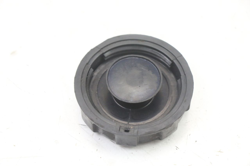 photo de TAPPO SERBATOIO CARBURANTE PEUGEOT KISBEE 4T 50 (2018 - 2022) - Zoom sullo stato d'uso