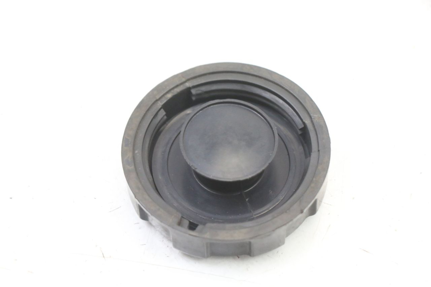 photo de TAPPO SERBATOIO CARBURANTE PEUGEOT KISBEE 4T 50 (2018 - 2022) - Zoom sullo stato d'uso