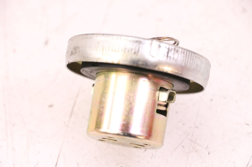 photo de TAPPO SERBATOIO PEUGEOT TWEET 4T 50 (2023 - 2025) - Zoom sullo stato d'uso