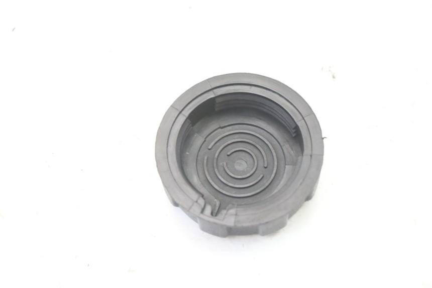 photo de TAPPO SERBATOIO PEUGEOT VIVACITY 125 (2010 - 2017) - Zoom sullo stato d'uso