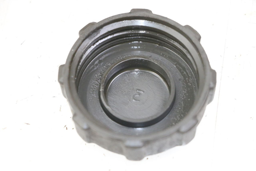 photo de TAPPO SERBATOIO PIAGGIO VESPA GRANTURISMO 200 (2004 - 2005) - Dettaglio del componente