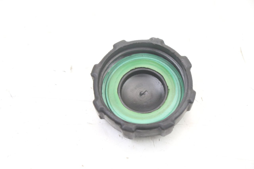 photo de TAPPO SERBATOIO CARBURANTE PIAGGIO ZIP 4T 50 (2018 - 2020) - Zoom sullo stato d'uso