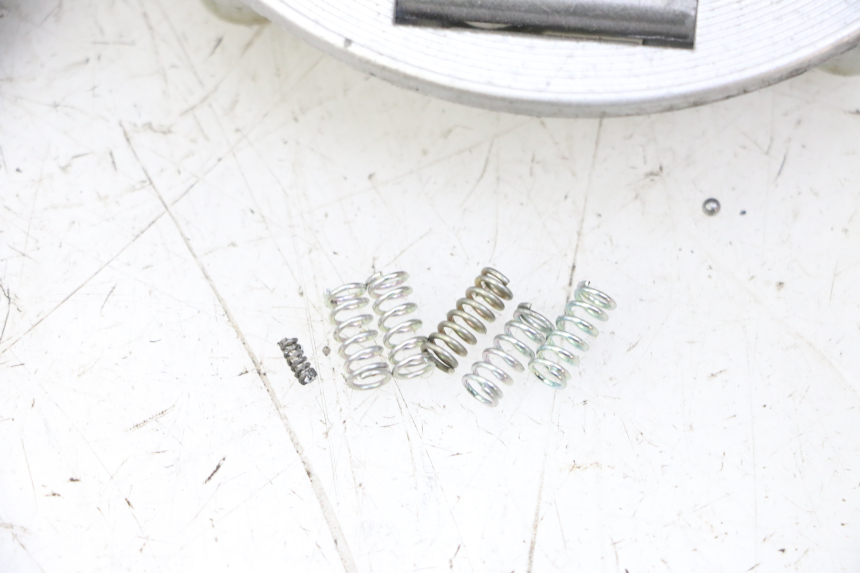 photo de TAPPO SERBATOIO MAG POWER R-STREET 50 (2016 - 2025) - Zoom sullo stato d'uso