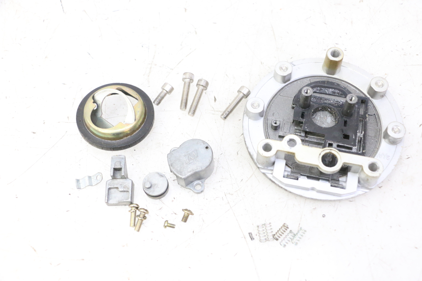 photo de TAPPO SERBATOIO MAG POWER R-STREET 50 (2016 - 2025) - Altra angolazione