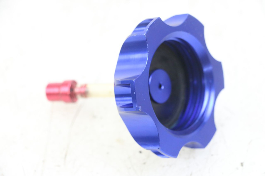 photo de TAPPO SERBATOIO CARBURANTE APOLLO RFZ 125 - Zoom sullo stato d'uso