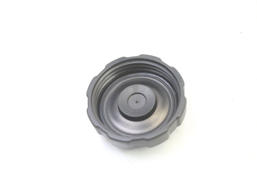 photo de TAPPO SERBATOIO PEUGEOT SATELIS 250 (2006 - 2012) - Zoom sullo stato d'uso