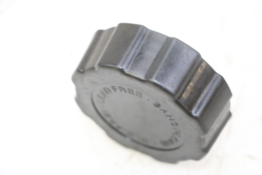 photo de TAPPO SERBATOIO PEUGEOT SATELIS 125 (2013 - 2018) - Zoom sullo stato d'uso