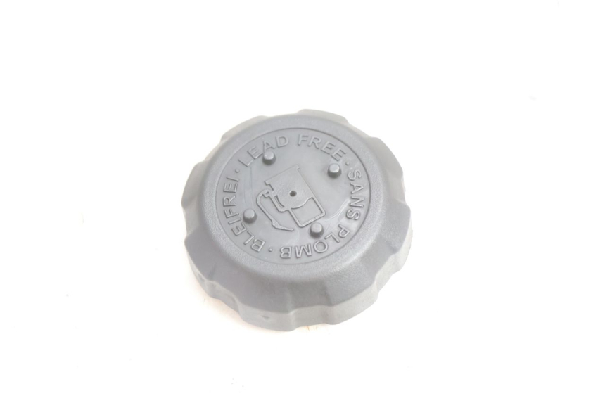 photo de TAPPO SERBATOIO CARBURANTE PEUGEOT SATELIS 125 (2006 - 2009) - Dettaglio del componente