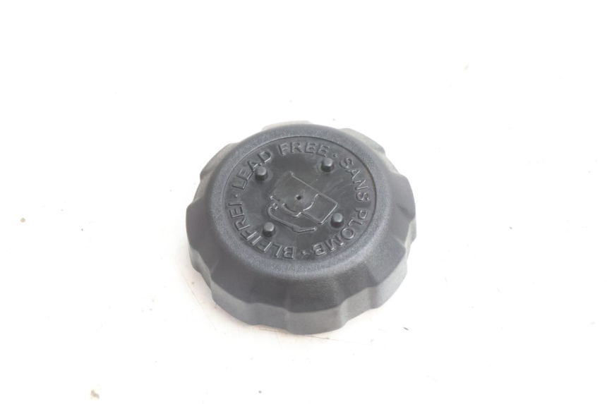 photo de TAPPO SERBATOIO CARBURANTE PEUGEOT SATELIS 125 (2006 - 2009) - Dettaglio del componente