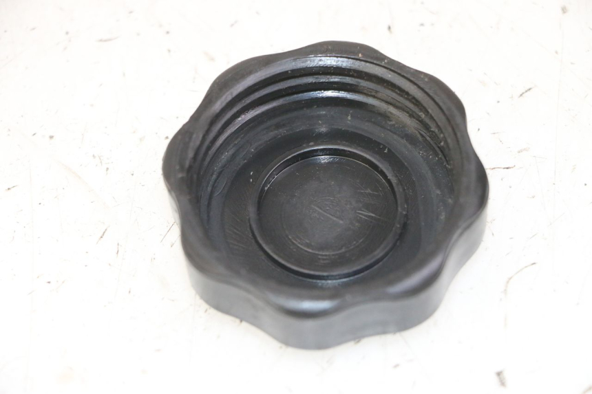 photo de TAPPO SERBATOIO APRILIA SCARABEO GT TOURING 125 (1999 - 2005) - Dettaglio del componente