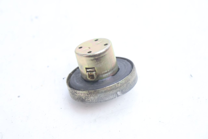 photo de TAPPO SERBATOIO CARBURANTE HONDA SCV LEAD 100 (2003 - 2007) - Altra angolazione