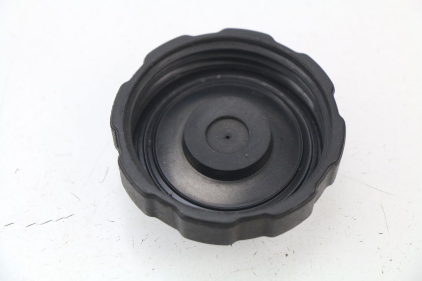 photo de TAPPO SERBATOIO CARBURANTE PEUGEOT SPEEDFIGHT 2 AC 50 (2000 - 2009) - Dettaglio del componente