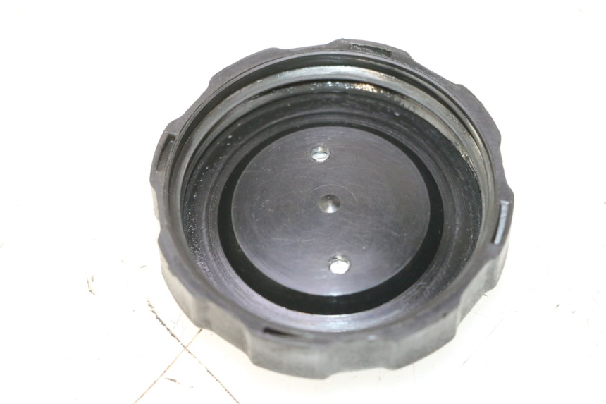 photo de TAPPO SERBATOIO CARBURANTE PEUGEOT SPEEDFIGHT 2 AC 50 (2000 - 2009) - Dettaglio del componente