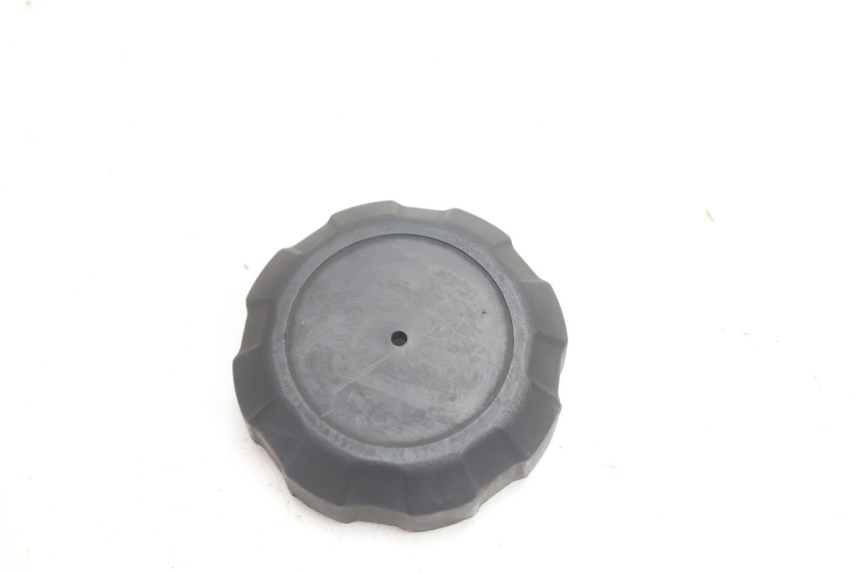 photo de TAPPO SERBATOIO CARBURANTE PEUGEOT SPEEDFIGHT LC 50 (1996 - 2002) - Vista principale