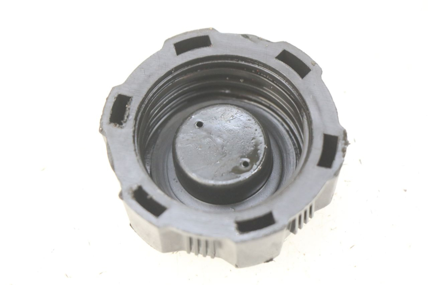 photo de TAPPO SERBATOIO CARBURANTE CHINESE QUAD SPEEDY DELUXE 125 - Zoom sullo stato d'uso