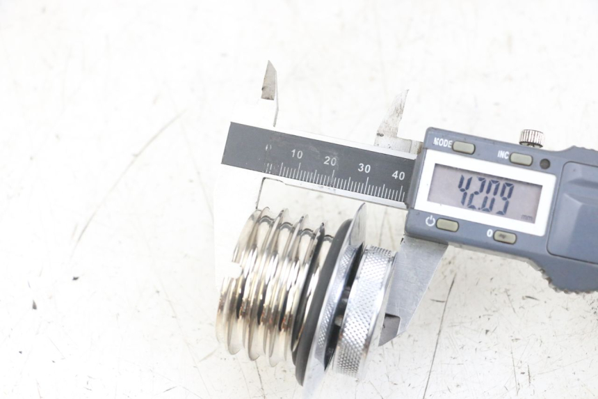 photo de TAPPO SERBATOIO CARBURANTE HARLEY DAVIDSON SPORTSTER XL CUSTOM 1200 (2003 - 2004) - Stato della superficie e materiale