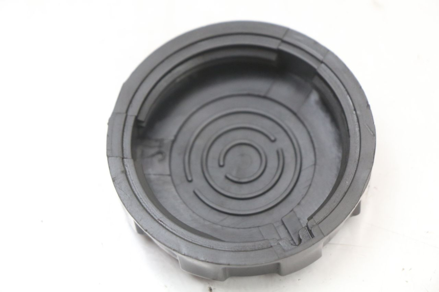 photo de TAPPO SERBATOIO PEUGEOT STREETZONE I 2T 50 (2018 - 2020) - Zoom sullo stato d'uso